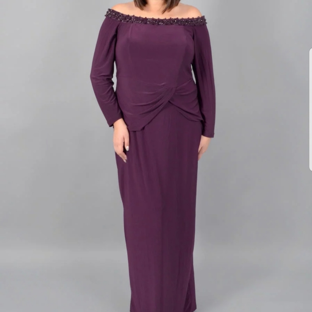 Dress burgundy & black